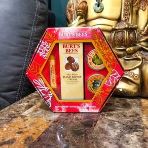 Burt's Bee's Hand and Nail Care Gift Set